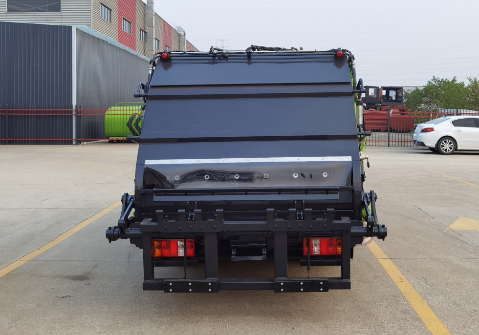 凱馬藍胖5.5方壓縮垃圾車 凱馬藍胖5.5方壓縮垃圾車